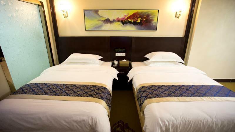 Longhui Business Hotel Huizhou  Exterior photo