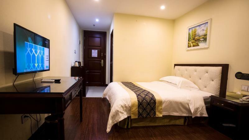 Longhui Business Hotel Huizhou  Exterior photo